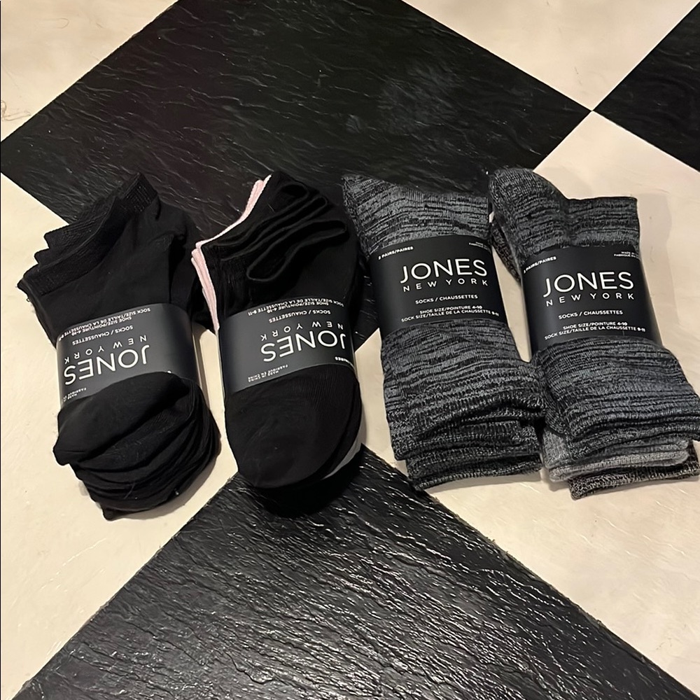Jones New York Socks Set
